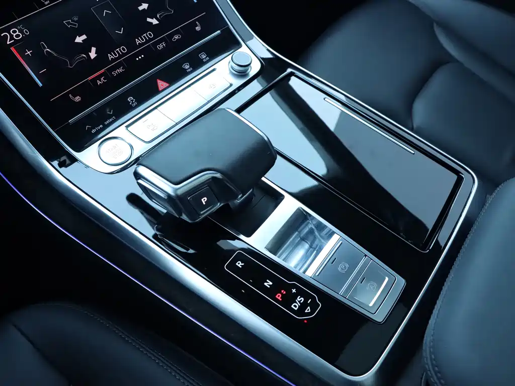 Audi Q8 2019 55 TFSI luxury and dynamic model купить на сайте DeffCars