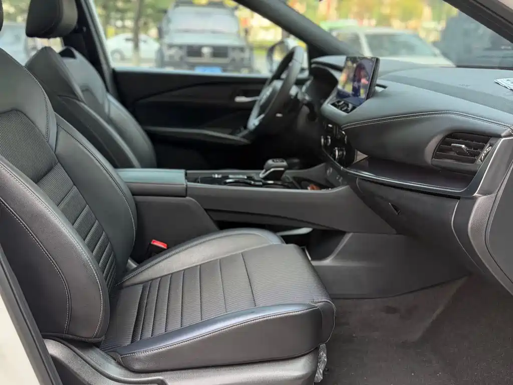 Qashqai 2023 1.3T CVT Deluxe Edition купить на сайте DeffCars