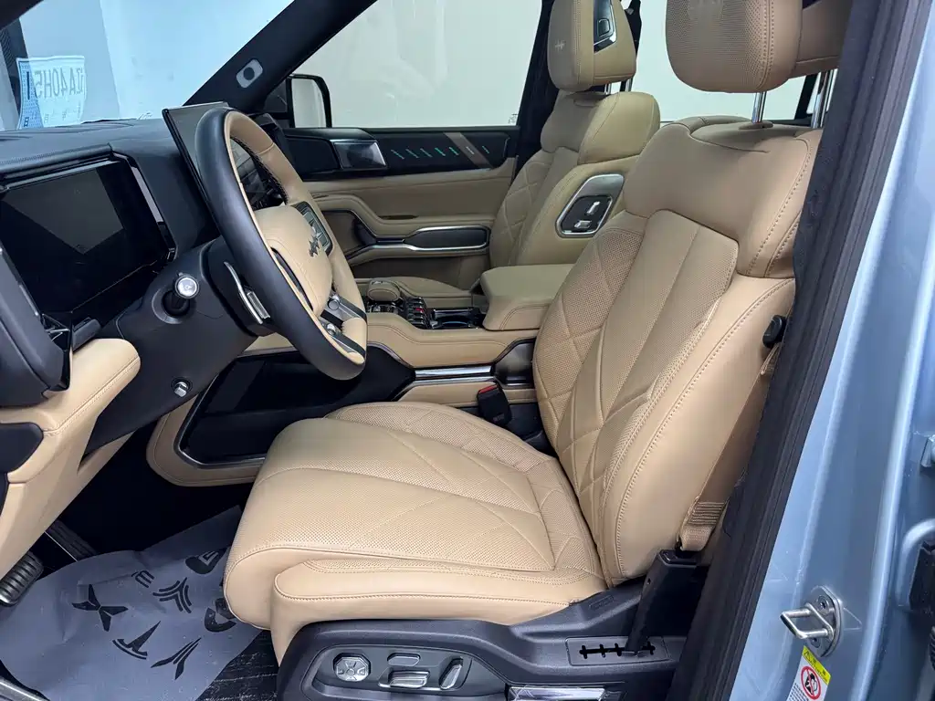 Leopard 8 2025 Zhiyong flagship version 6 seats купить на сайте DeffCars