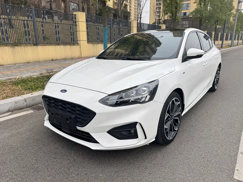 Focus 2020 Sedan EcoBoost 180 Automatic ST Line купить на сайте DeffCars