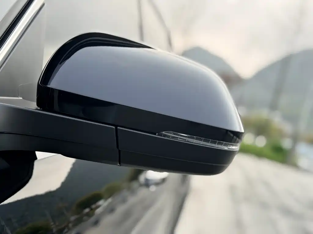 Touron 2023 380TSI four-wheel drive luxury version купить на сайте DeffCars