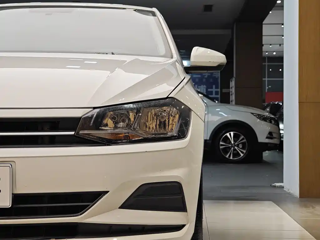 Polo 2023 facelift Plus 1.5L automatic indulgence version купить на сайте DeffCars