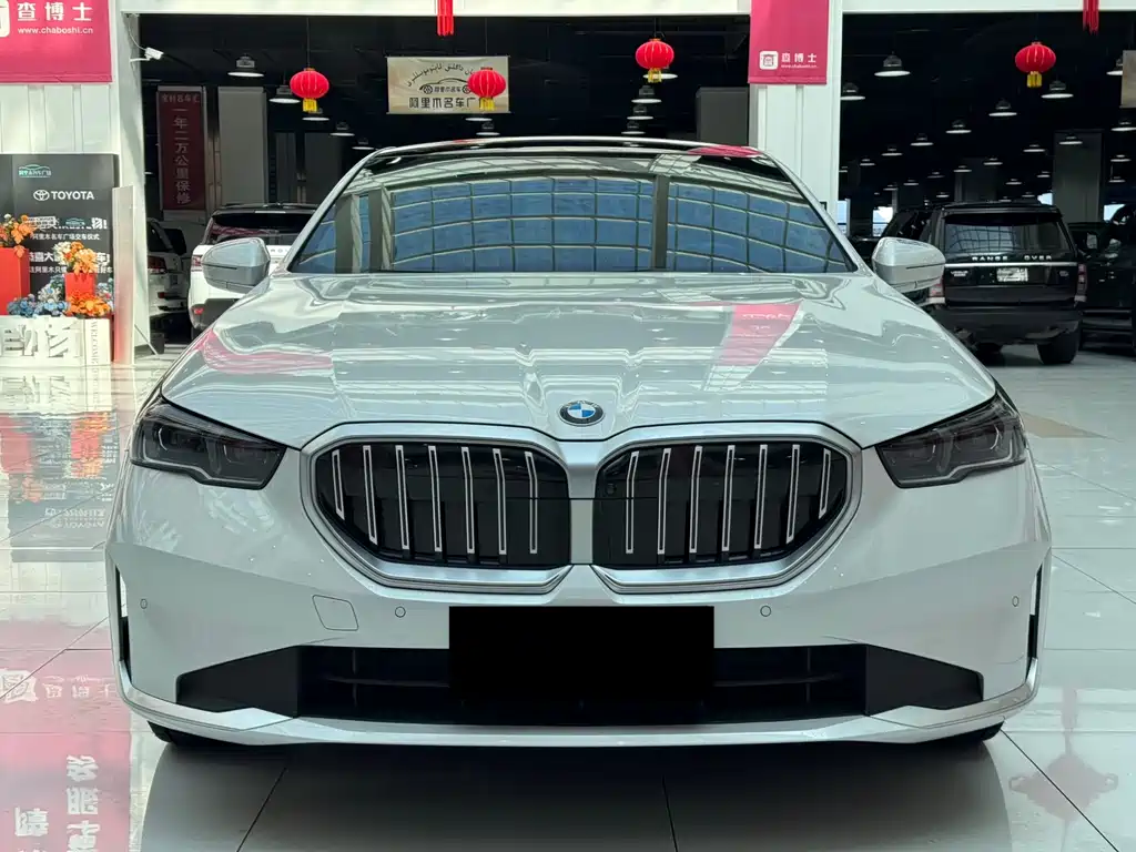 BMW 5 Series 2024 530Li Leading M Sports Package купить на сайте DeffCars