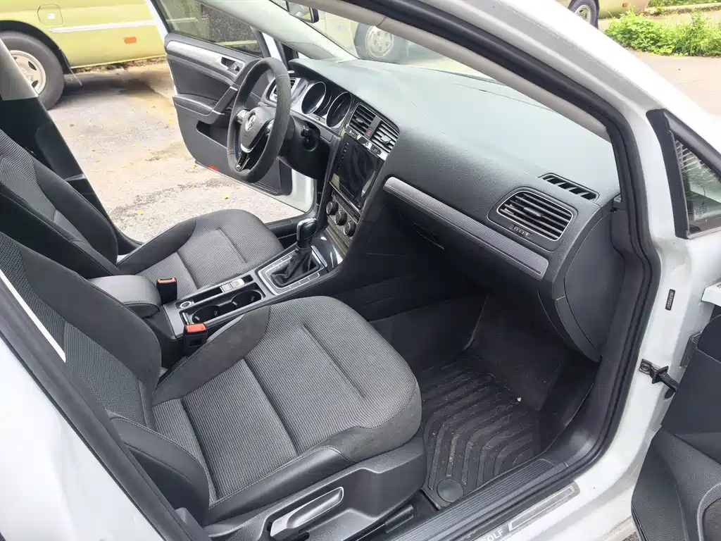 Golf 2020 Beloved Edition 280TSI DSG Comfort Type купить на сайте DeffCars