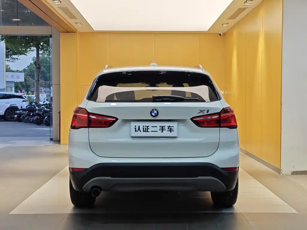 BMW X1 2016 sDrive18Li Exclusive Model купить на сайте DeffCars