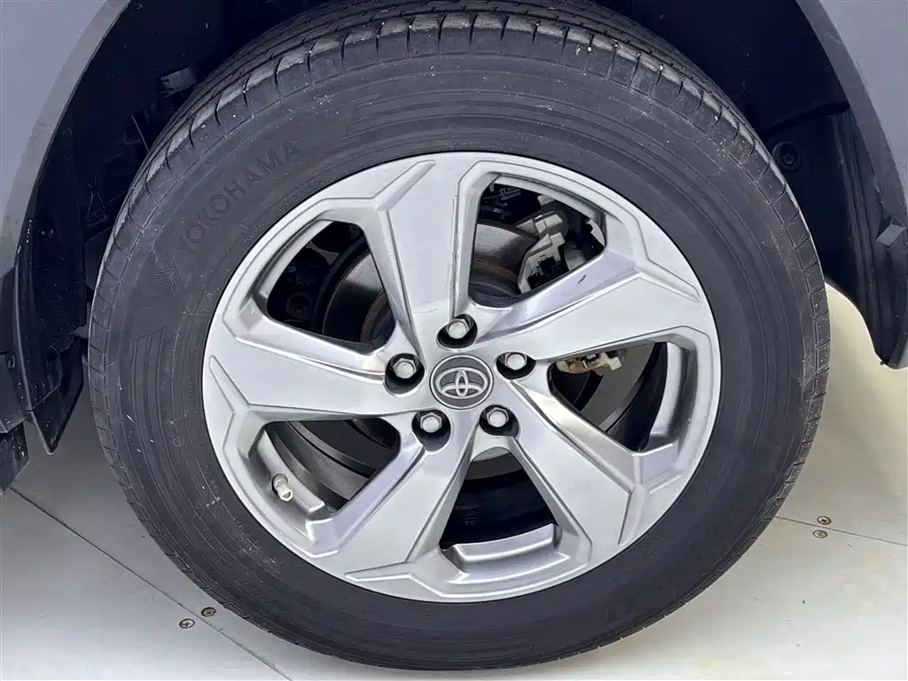 RAV4 Rongfang 2022 2.0L CVT two-wheel drive fashion version купить на сайте DeffCars