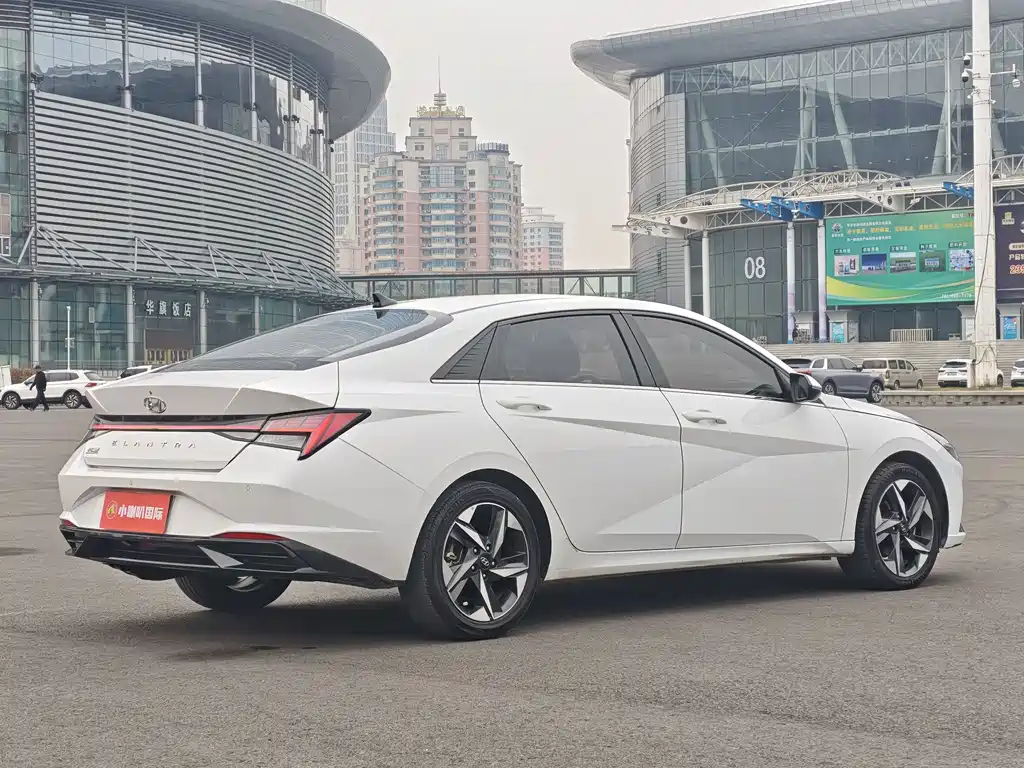 Elantra 2021 1.5L CVT LUX Premium Edition купить на сайте DeffCars