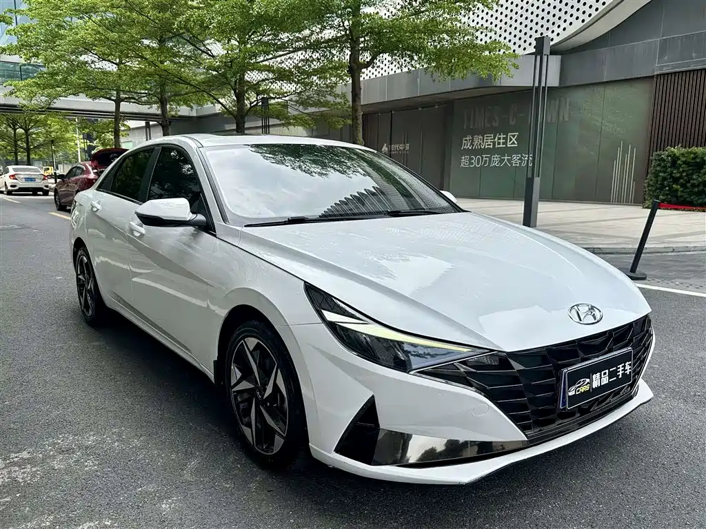 Elantra 2021 1.5L CVT LUX Premium Edition купить на сайте DeffCars
