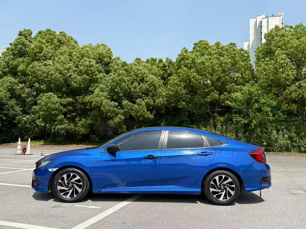 Civic 2016 220TURBO CVT Deluxe Edition купить на сайте DeffCars