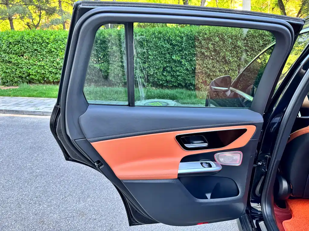 Mercedes-Benz GLC 2023 GLC 260 L 4MATIC Dynamic 5-seater купить на сайте DeffCars