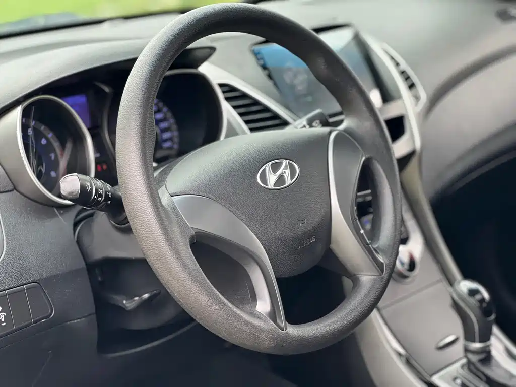 Elantra 2016 1.6L automatic premium model купить на сайте DeffCars