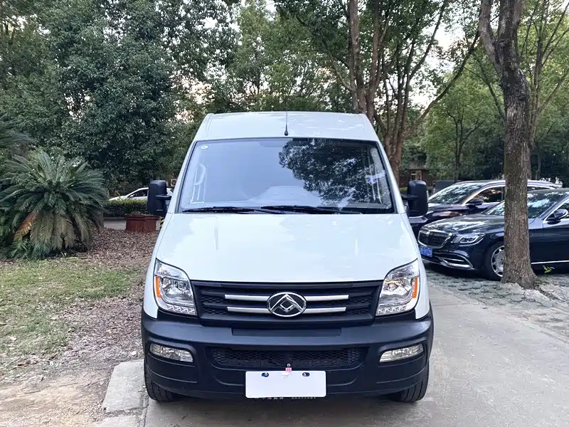 Xintu V80 2019 2.5T classic 6-speed manual Aoyuntong short-axis ultra-low roof 5/6 seats купить на сайте DeffCars