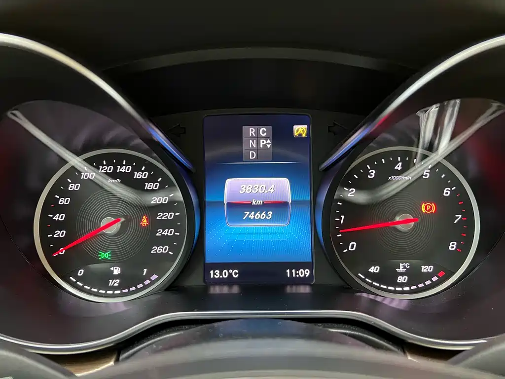 Mercedes-Benz V-Class 2021 V 260 L Long Wheelbase Luxury Edition купить на сайте DeffCars