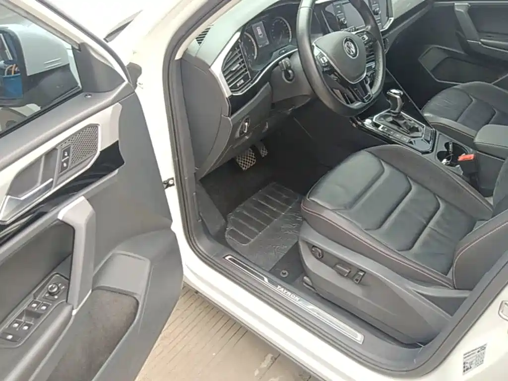 TYRON 2019 330TSI two-wheel drive luxury model, National VI купить на сайте DeffCars