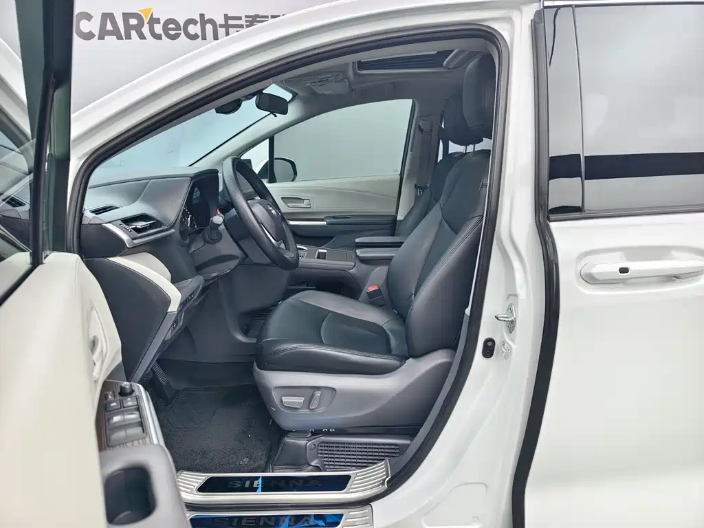 SIENNA 2023 2.5L Hybrid Comfort Edition купить на сайте DeffCars