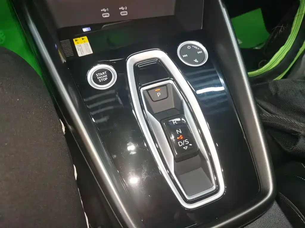 Audi A3 2025 A3L Limousine 35TFSI Flying Spur Exclusive купить на сайте DeffCars