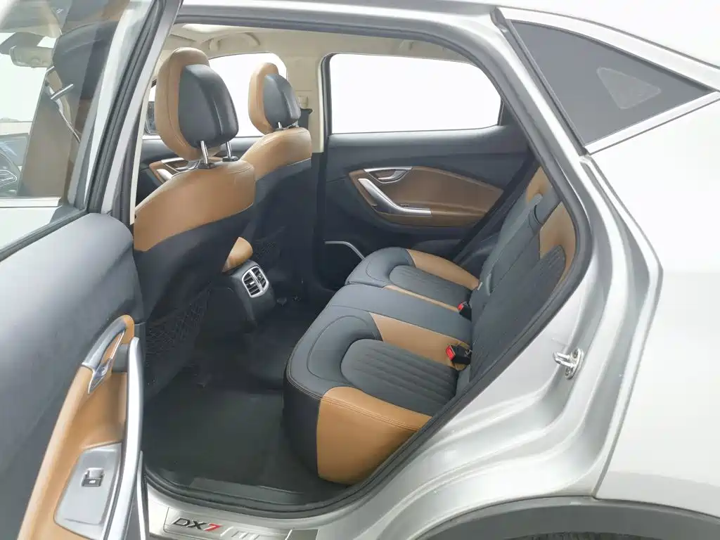Southeast DX7 2015 1.5T automatic luxury model купить на сайте DeffCars