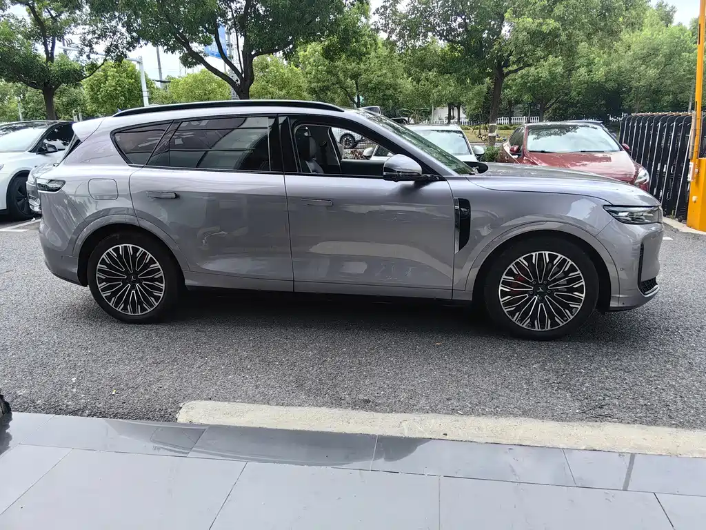 Lantu FREE 2025 FREE+ four-wheel drive Qiankun version купить на сайте DeffCars