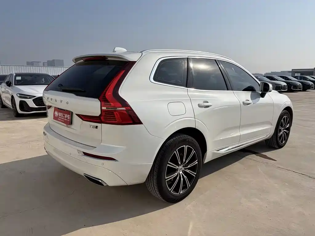 Volvo XC60 2021 T5 four-wheel drive Zhiyuan Deluxe Edition купить на сайте DeffCars