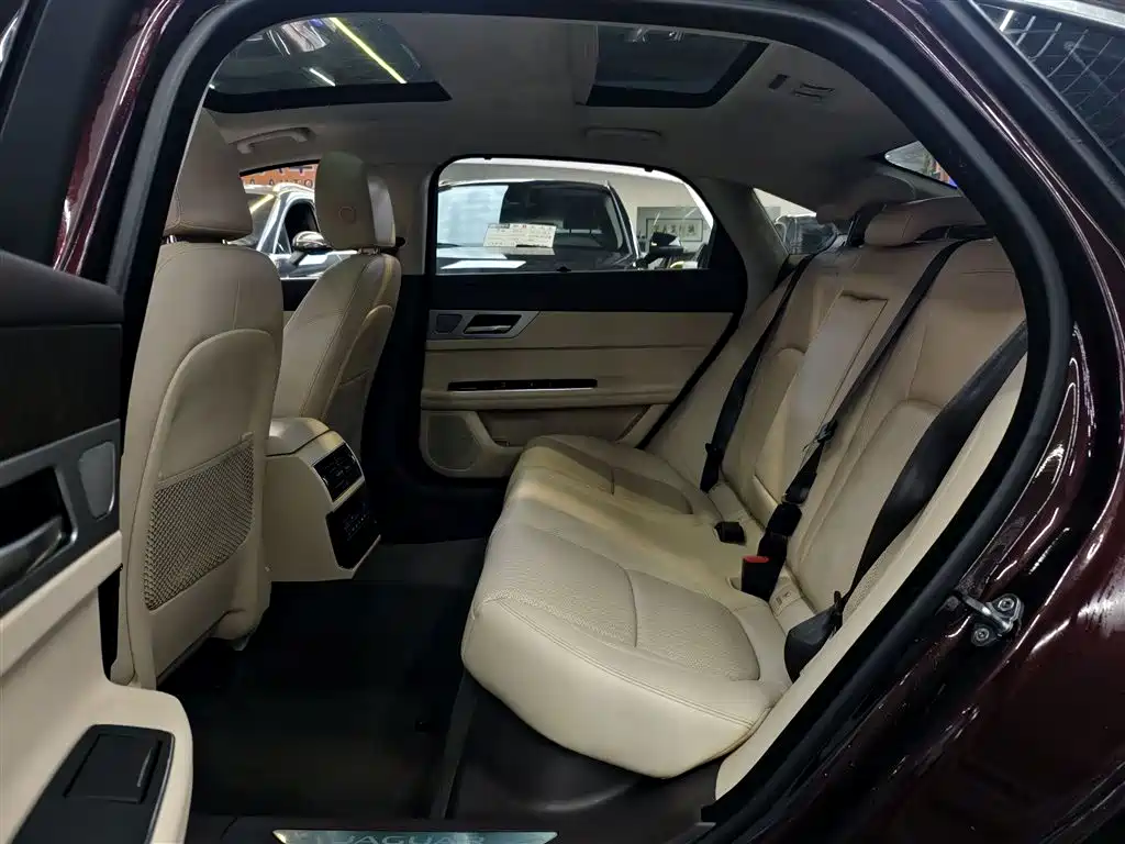 Jaguar XFL 2018 XFL 2.0T 250PS Deluxe Edition купить на сайте DeffCars