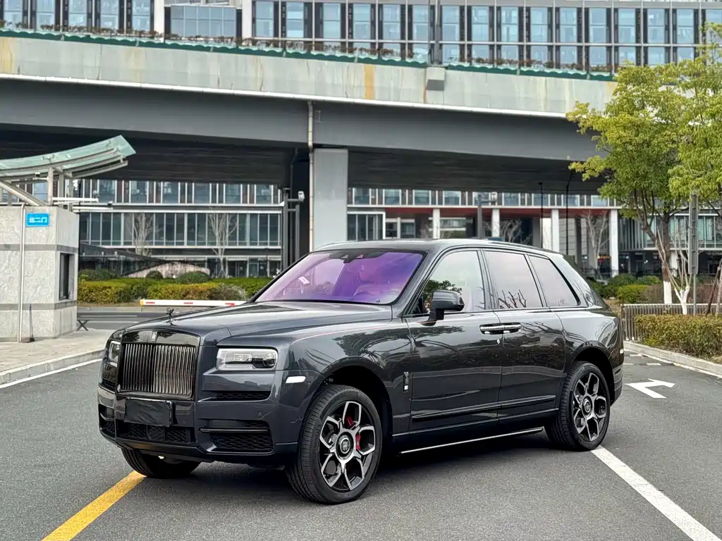 Cullinan 2018 four-seat version купить на сайте DeffCars