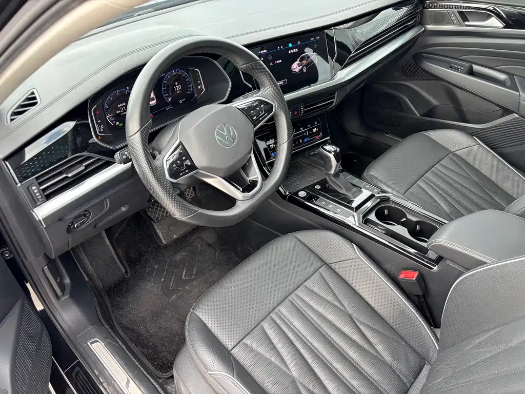 Passat 2023 330TSI Starry Sky Deluxe Edition купить на сайте DeffCars