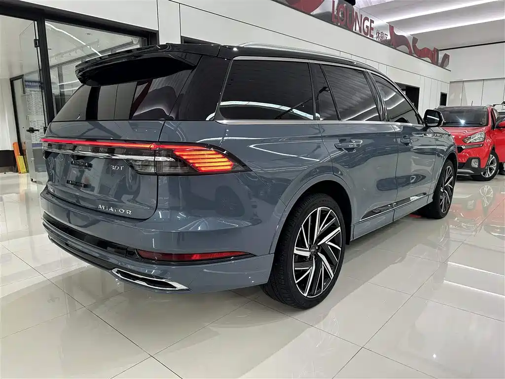 Aviator 2024 3.0T V6 four-wheel drive Presidential Edition six seats купить на сайте DeffCars
