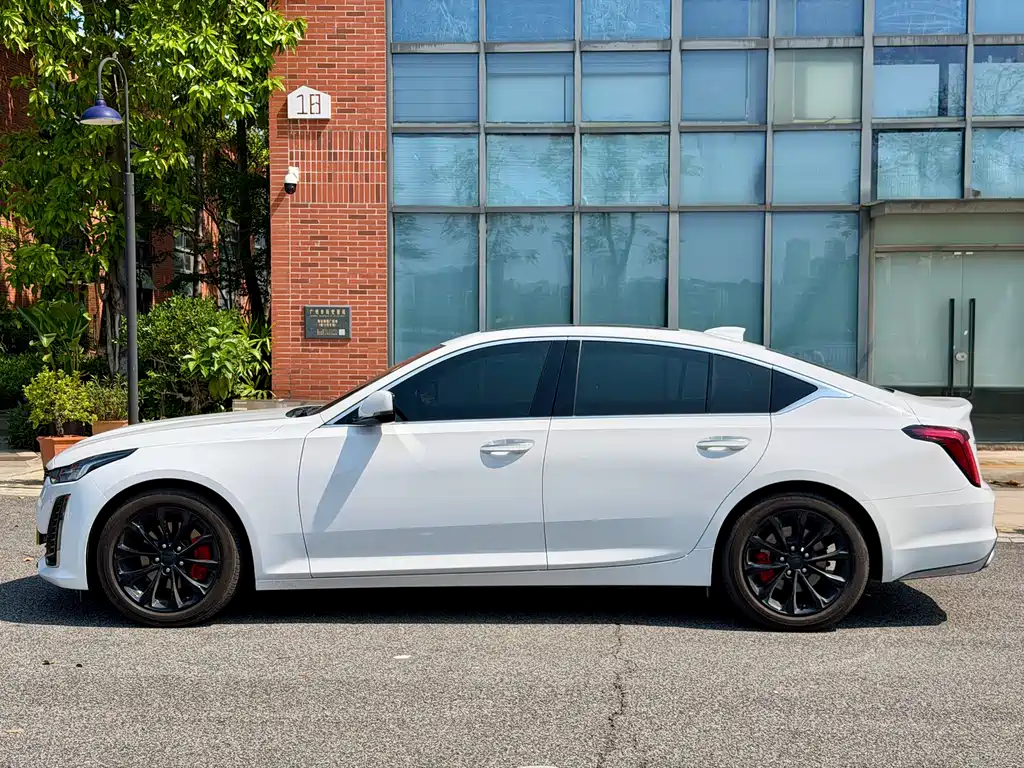 Cadillac CT5 2021 facelift 28T luxury model купить на сайте DeffCars