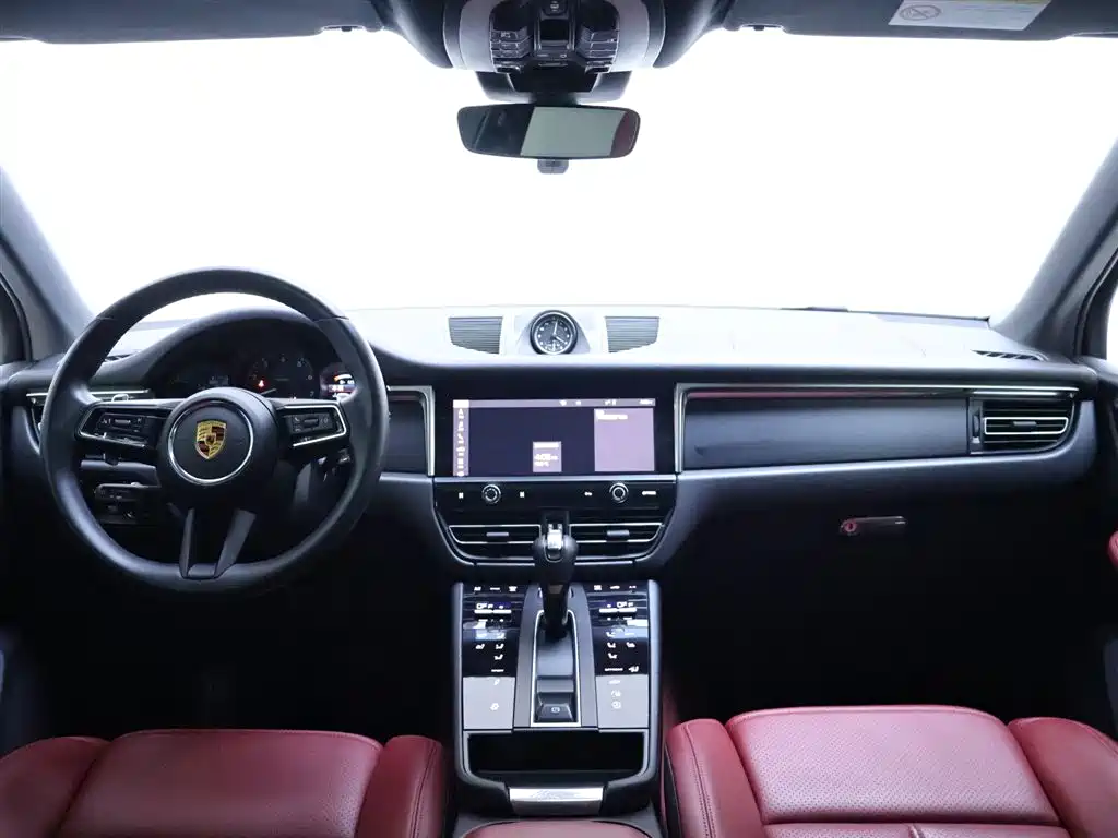Macan 2023 Macan 2.0T купить на сайте DeffCars