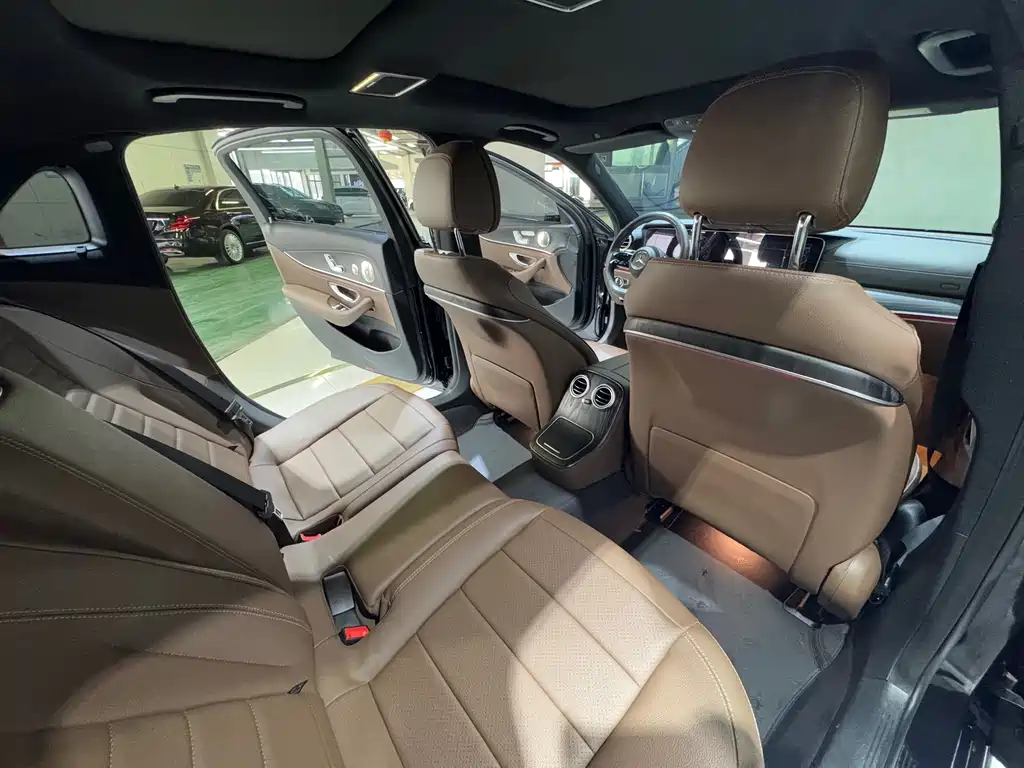 Mercedes-Benz E-Class 2023 E 300 L Sports Luxury купить на сайте DeffCars