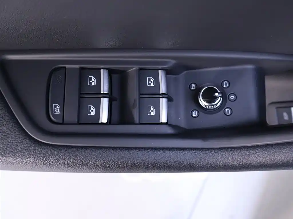 Audi A4L 2023 40 TFSI Fashionable and Dynamic купить на сайте DeffCars