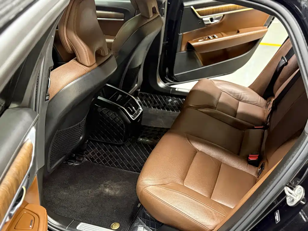 Volvo S90 2022 B5 Zhiyuan Luxury Edition купить на сайте DeffCars