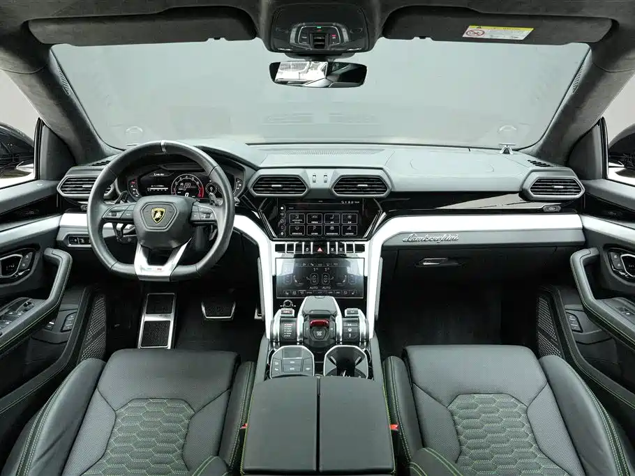 Urus 2023 4.0T V8 S купить на сайте DeffCars