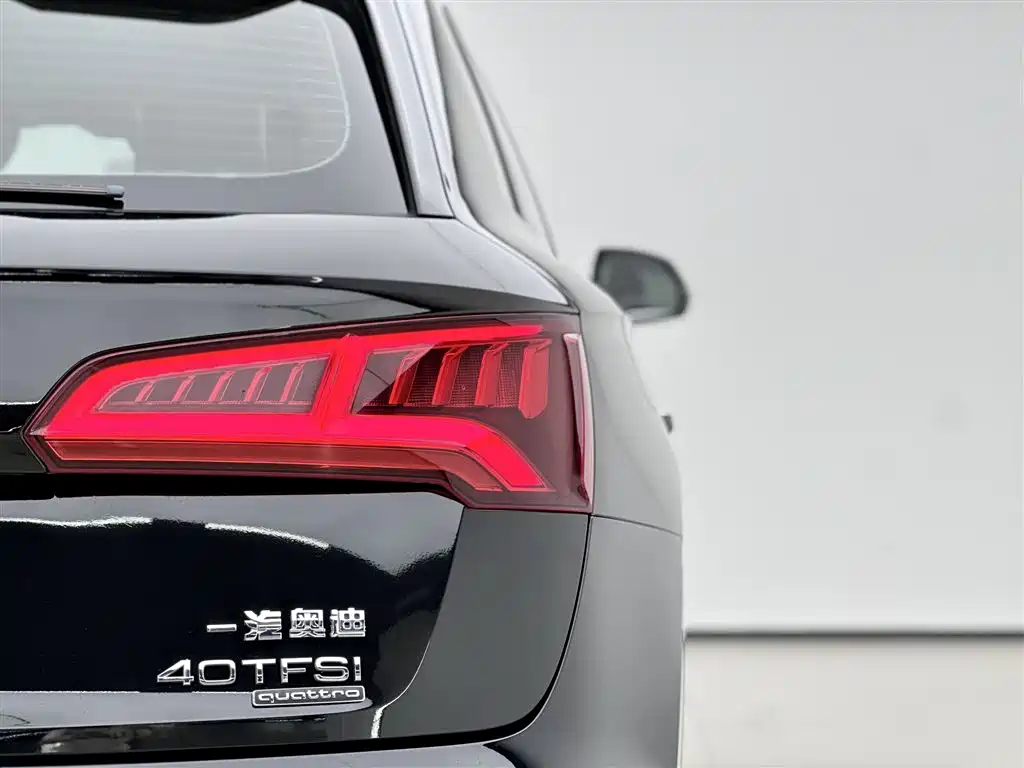 Audi Q5L 2018 40 TFSI enjoys fashionable style, National V купить на сайте DeffCars