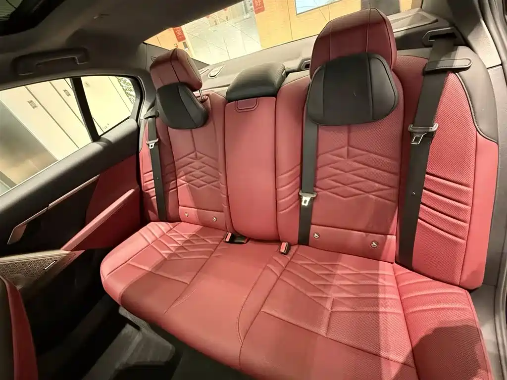 BMW 5 Series 2025 530Li Exclusive M Sports Package купить на сайте DeffCars