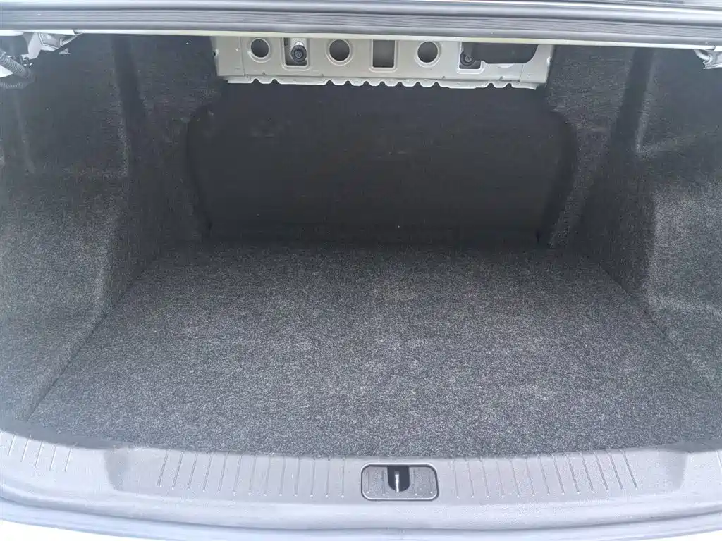 Yinglang 2021 facelift 1.3T automatic light hybrid elite model купить на сайте DeffCars