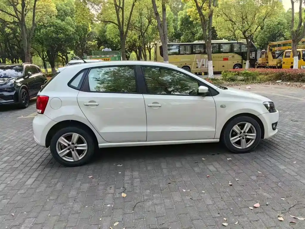 Polo 2011 1.6L automatic cool version купить на сайте DeffCars