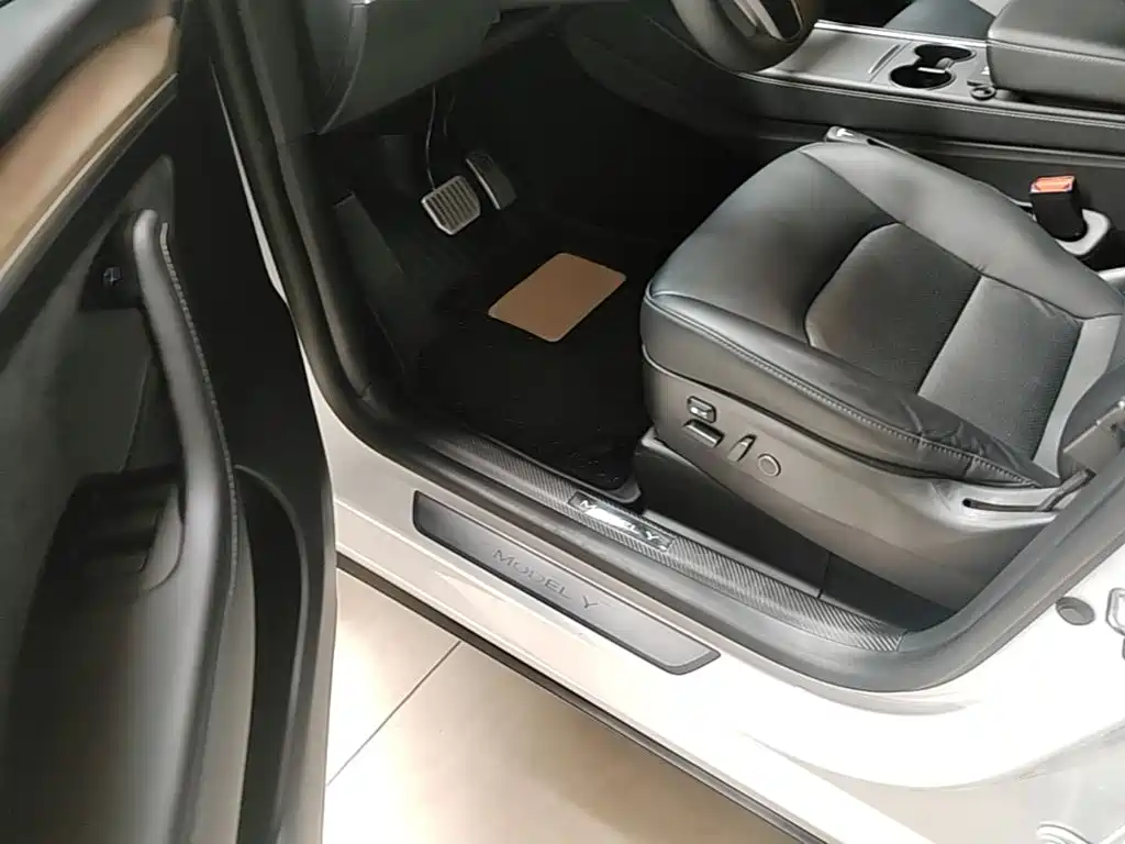 Model Y 2021 standard range rear-wheel drive version купить на сайте DeffCars