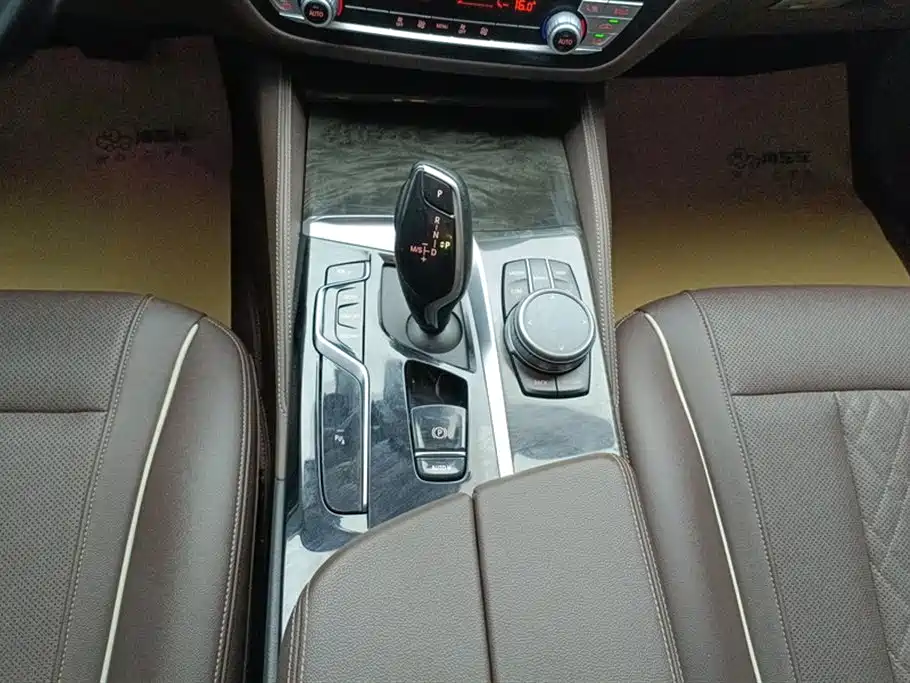 BMW 5 Series 2022 facelift 2 525Li luxury package купить на сайте DeffCars