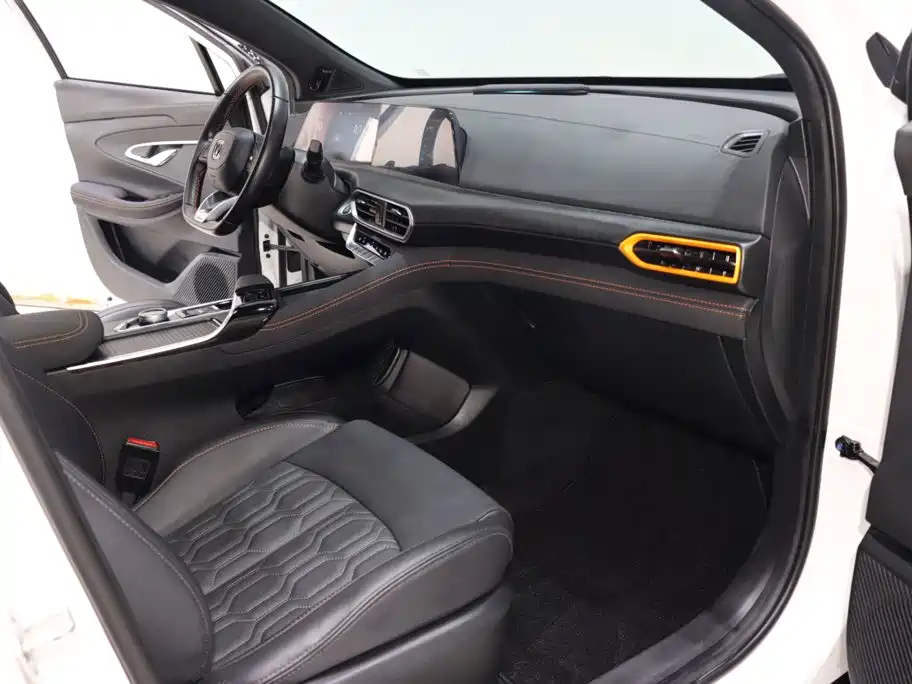 Changan UNI-T 2022 1.5T Sports Edition Premium Type купить на сайте DeffCars