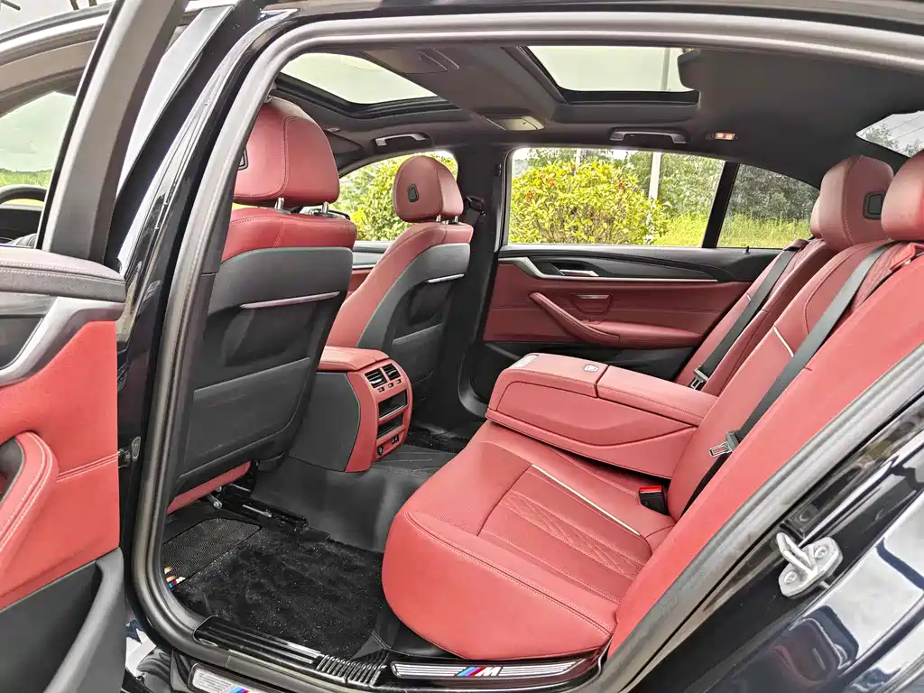BMW 5 Series 2023 facelift 530Li leading M sports package купить на сайте DeffCars