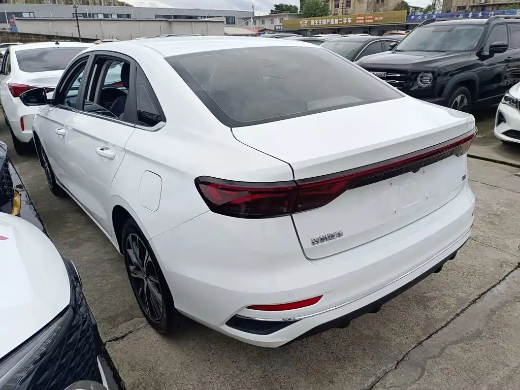 Emgrand 2022 4th generation 1.5L CVT premium model купить на сайте DeffCars
