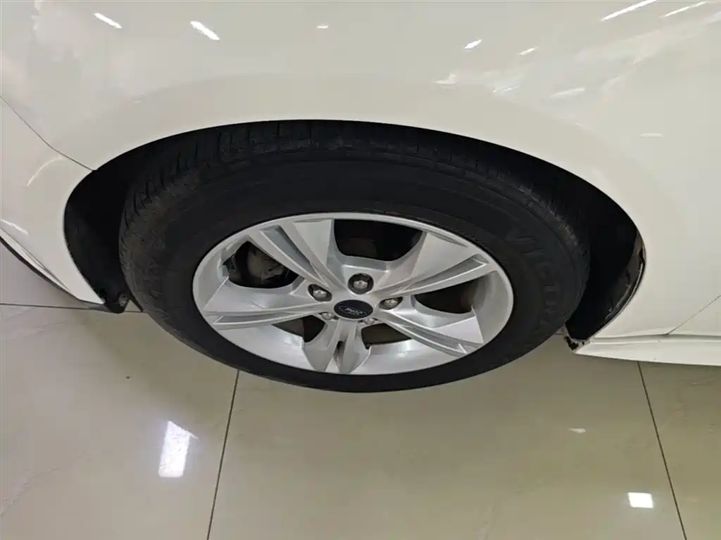 Focus 2018 hatchback classic 1.6L automatic comfort smart mobility version купить на сайте DeffCars