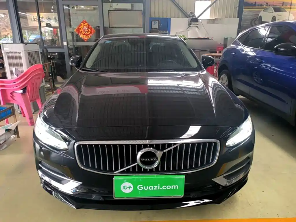 Volvo S90 2019 T4 Smart Edition купить на сайте DeffCars