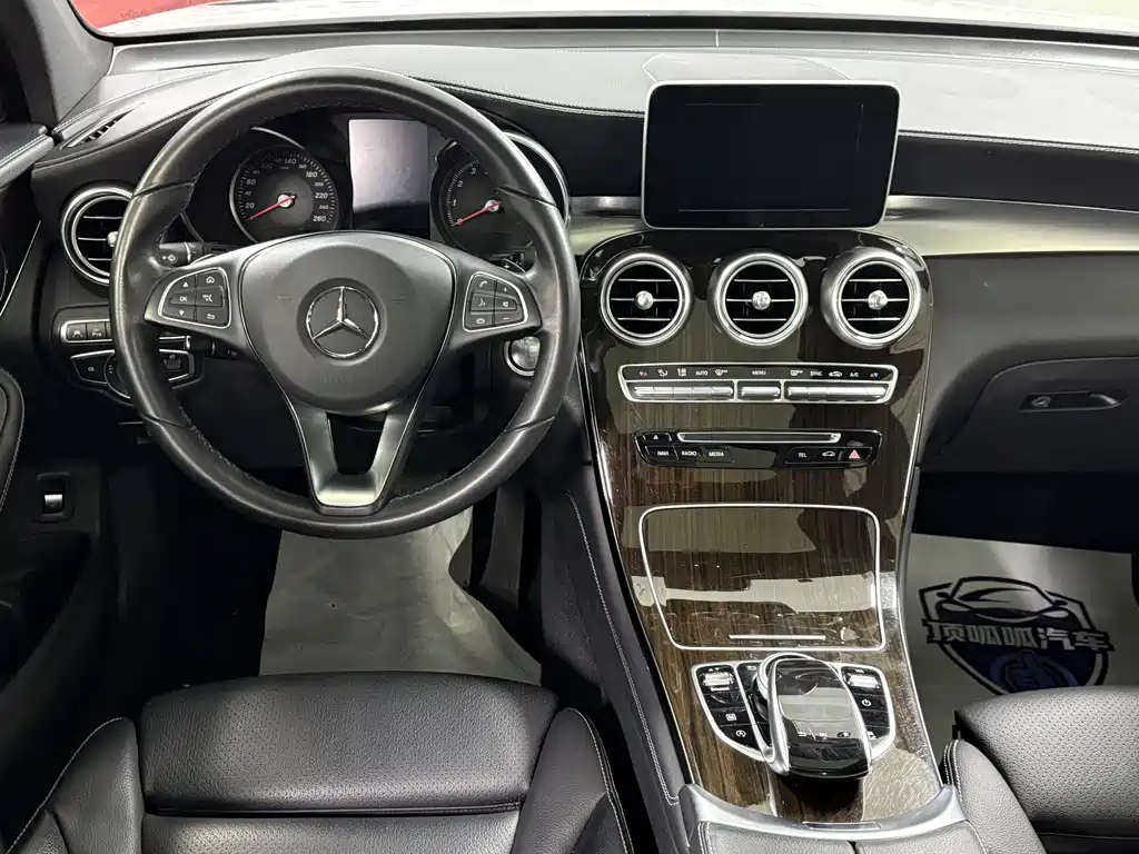 Mercedes-Benz GLC 2017 GLC 260 4MATIC luxury model купить на сайте DeffCars