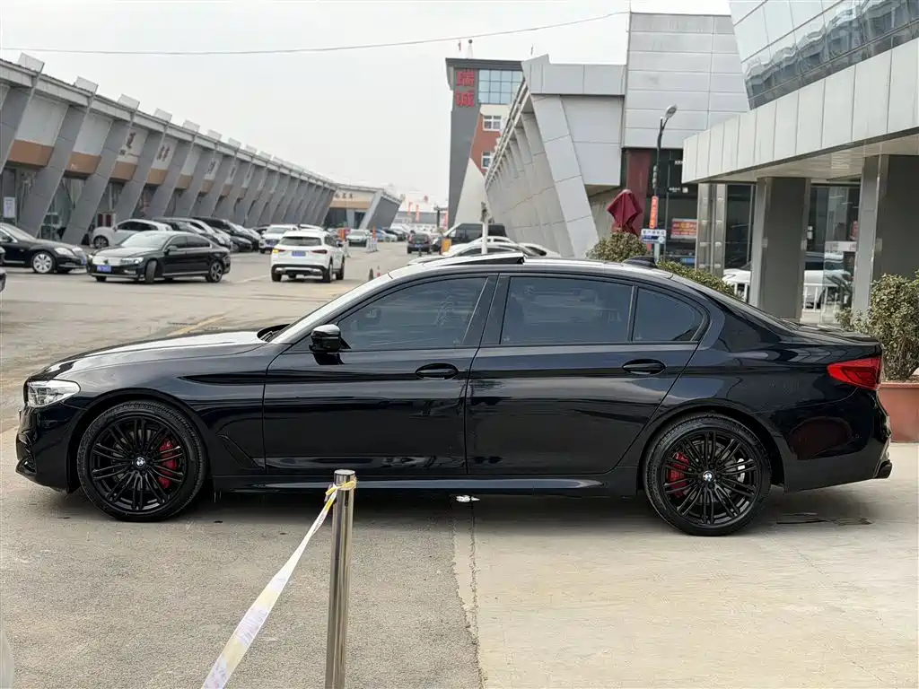BMW 5 Series 2019 530Li Exclusive M Sports Package купить на сайте DeffCars