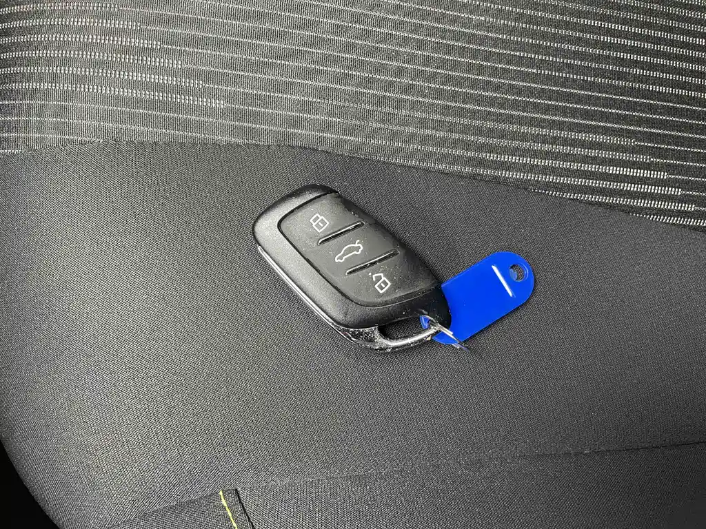 Roewe i5 2021 1.5L CVT Platinum Edition купить на сайте DeffCars