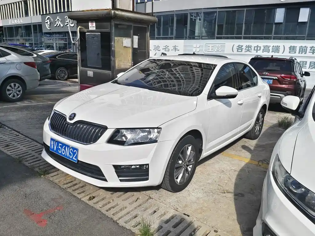 Octavia 2017 Classic 1.6L Automatic Comfort Edition купить на сайте DeffCars