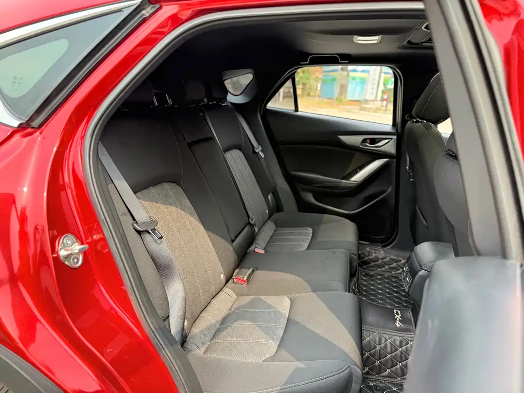 Mazda CX-4 2018 2.0L automatic two-wheel drive Blue Sky Vibrant Edition National V купить на сайте DeffCars