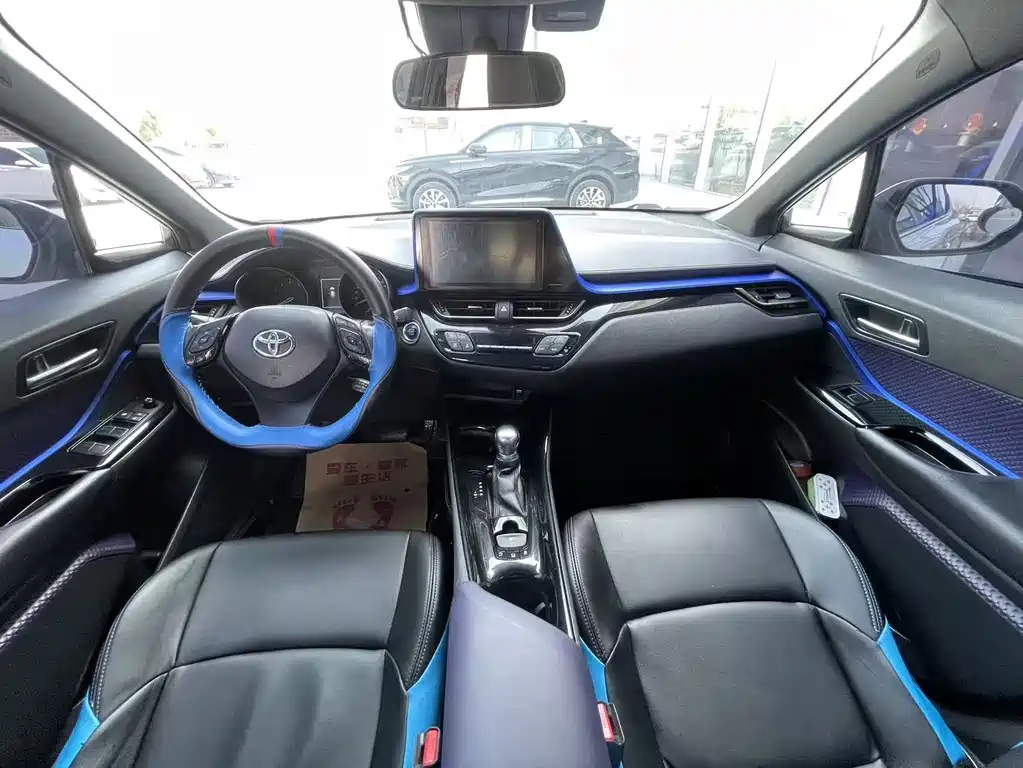 Toyota C-HR 2018 2.0L Cooly Deluxe Edition National V купить на сайте DeffCars